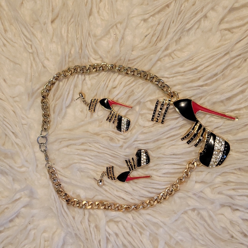 Boutique Style High Heel Chain and ear set Gold Chain Accented with Red & Black